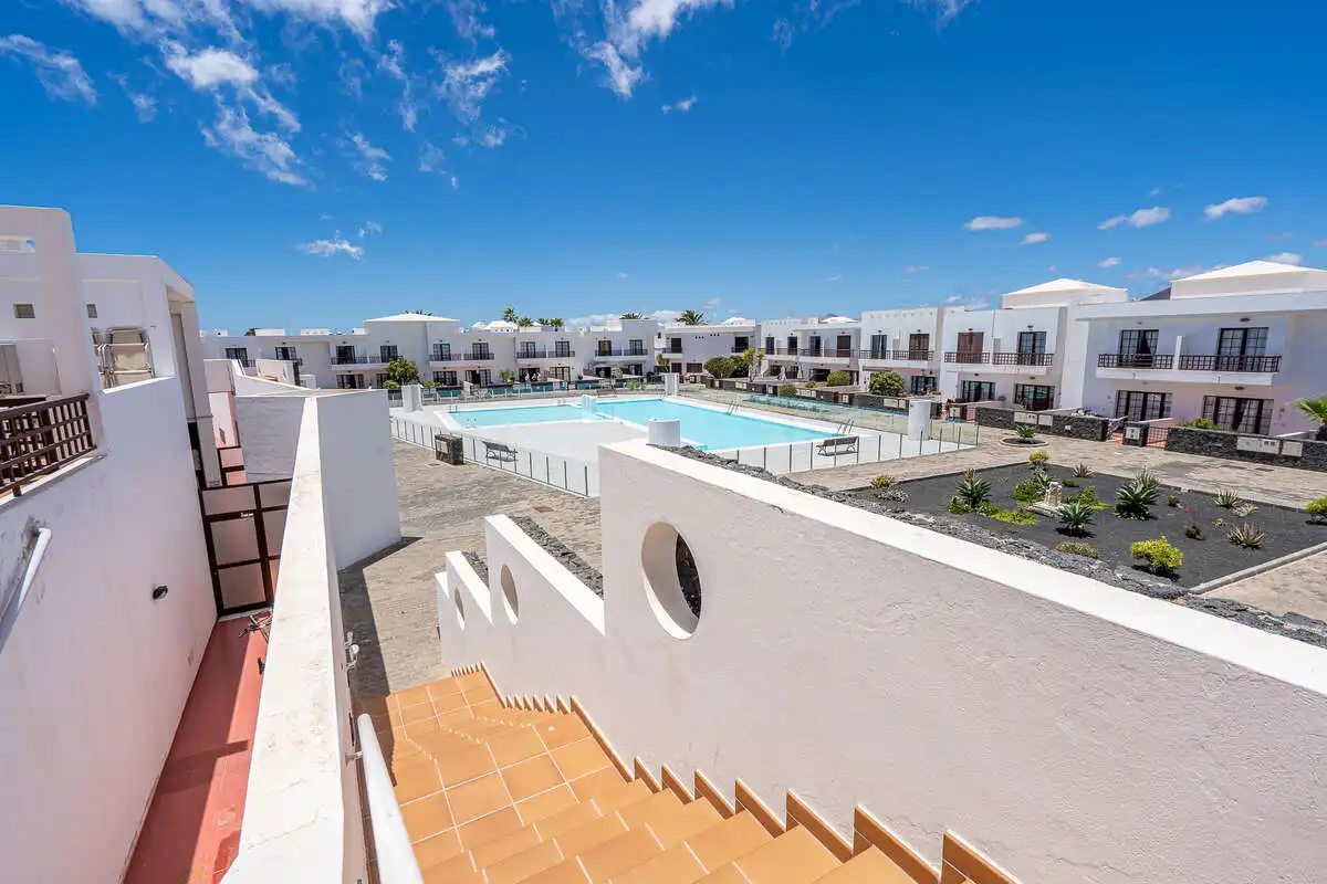 Vista exterior de Dúplex en venta en Teguise con Piscina comunitaria