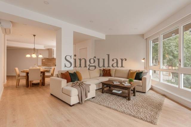 Piso en Venta en Carrer de Còrsega en Vila de Gràcia