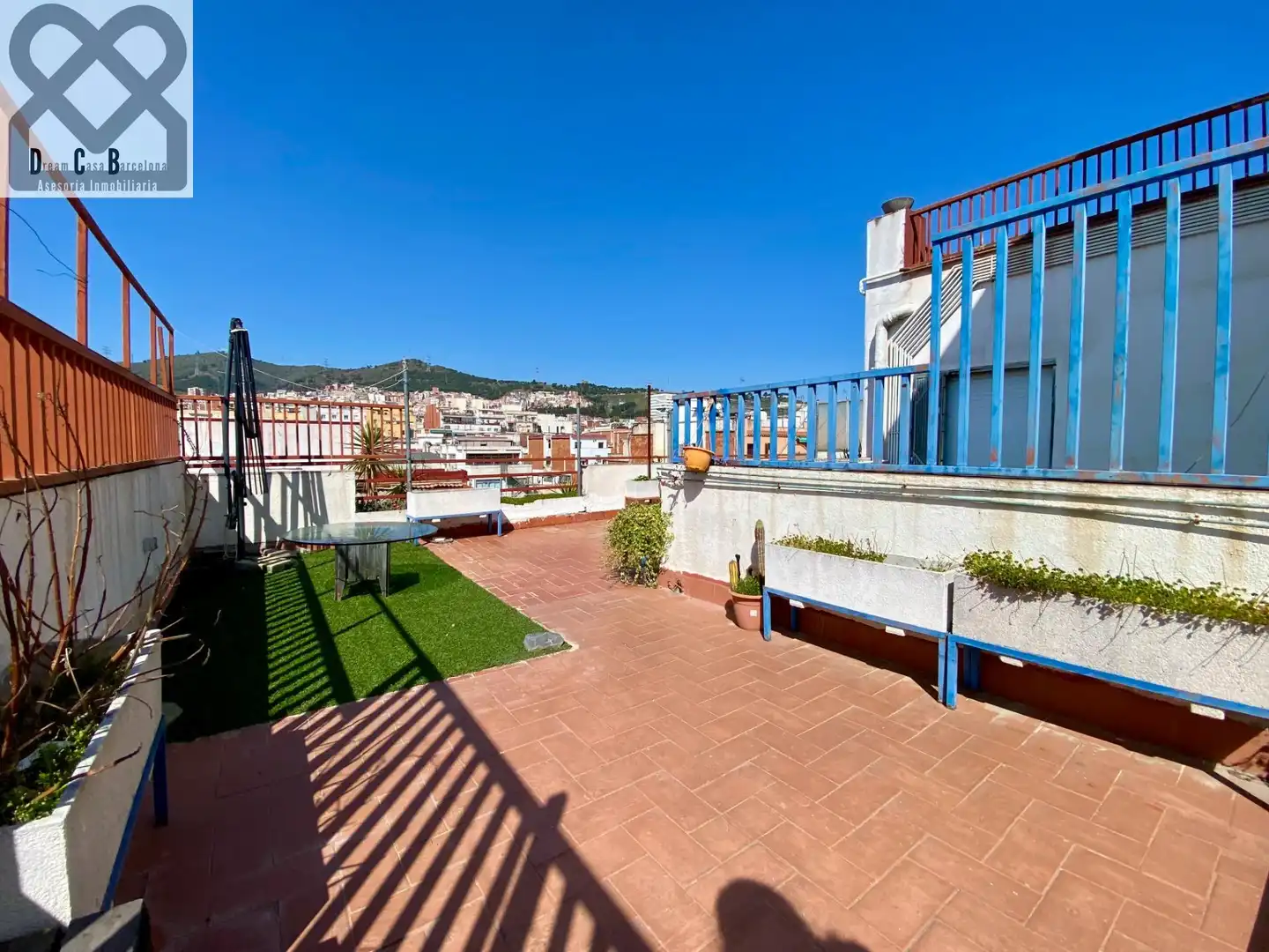 Terrasse von Dachboden zum Verkauf in Barcelona mit Heizung und Terrasse