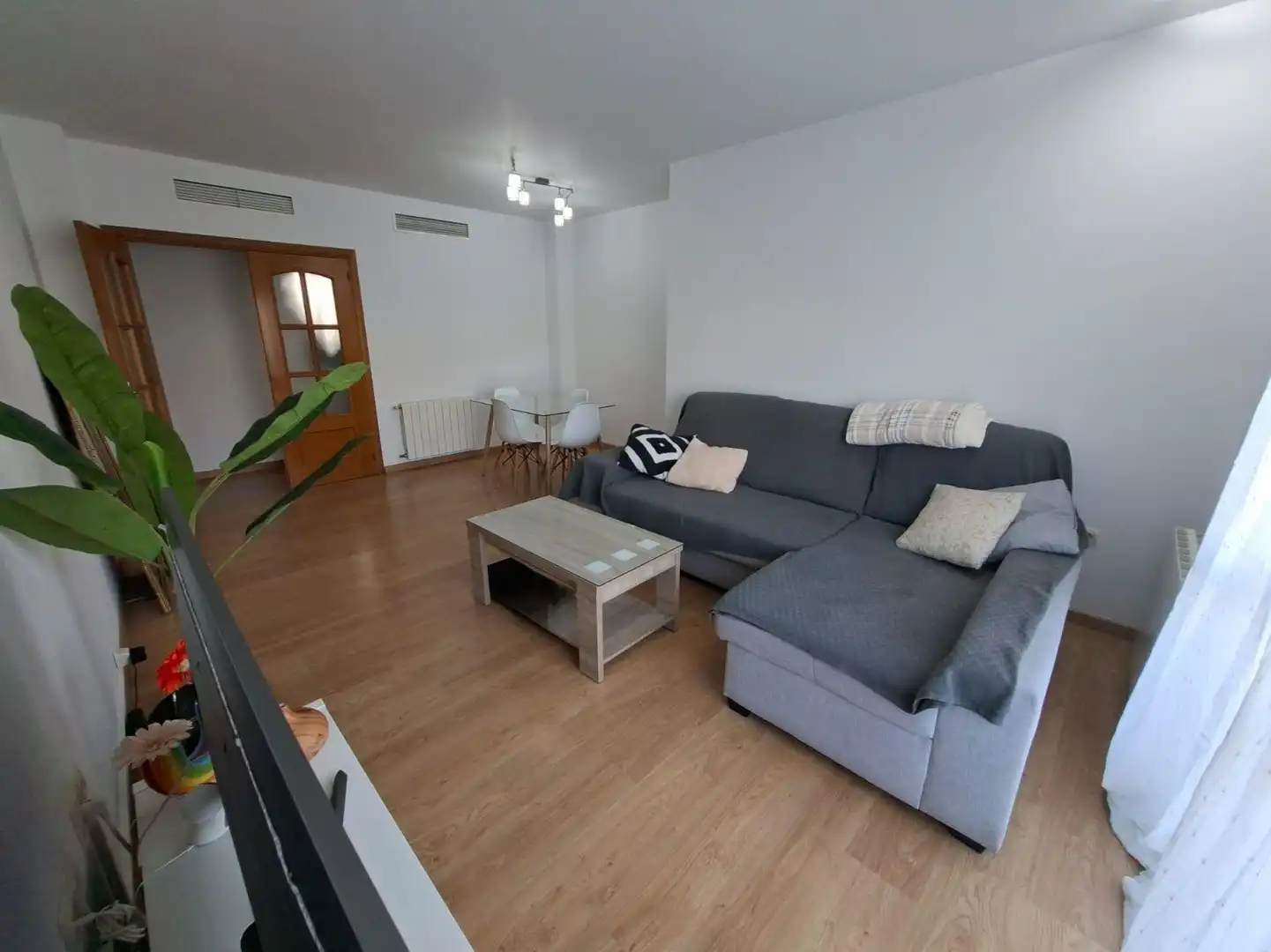 Piso con ascensor en venta en Maria Auxiliadora - Barriada de Llera, imagen 2