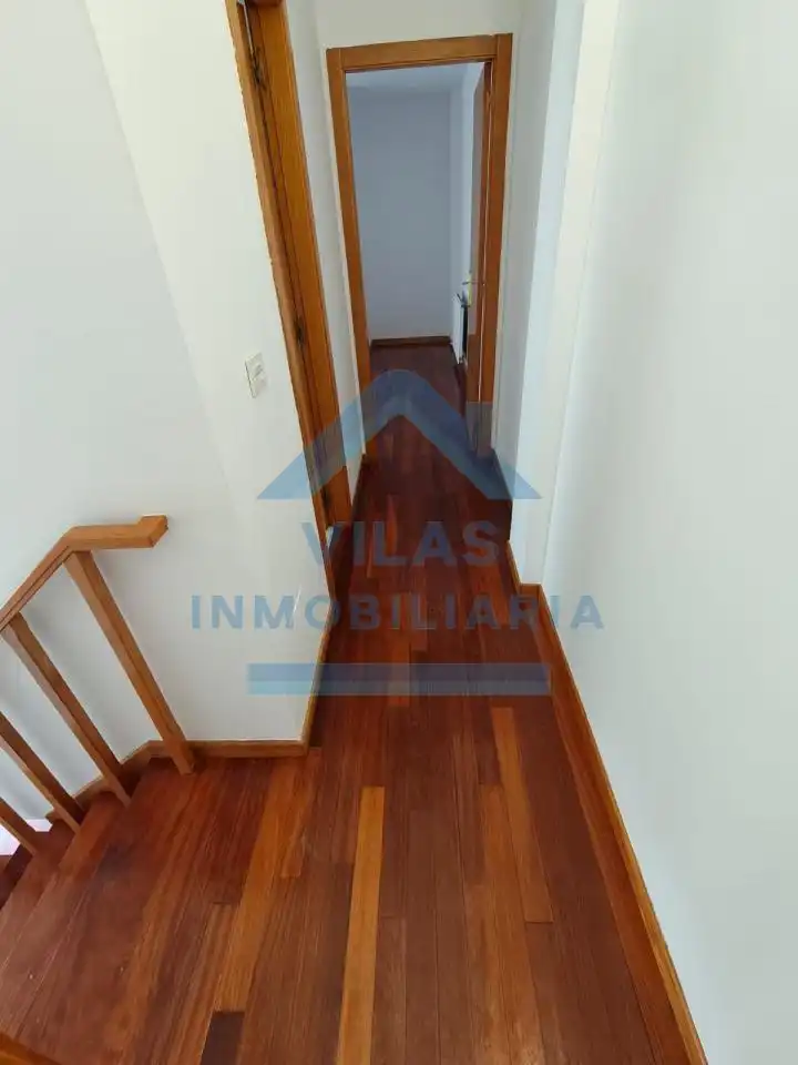Dúplex de alquiler en Brión con Calefacción, Trastero y Piscina