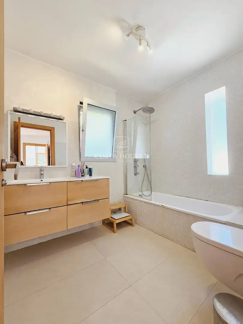 Bathroom of Houses for sale in Dénia  with Air Conditioner, Private garden and Terrace