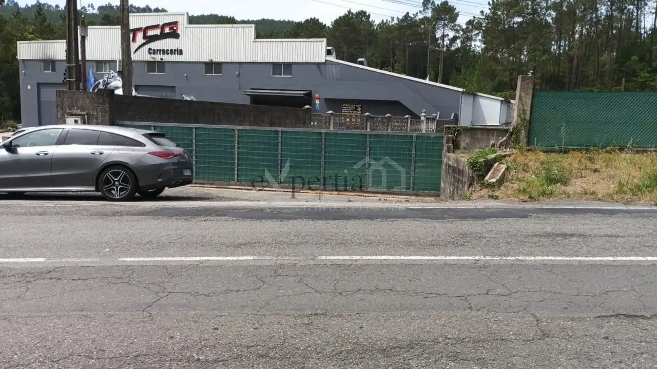 Terreno en venta en Noia