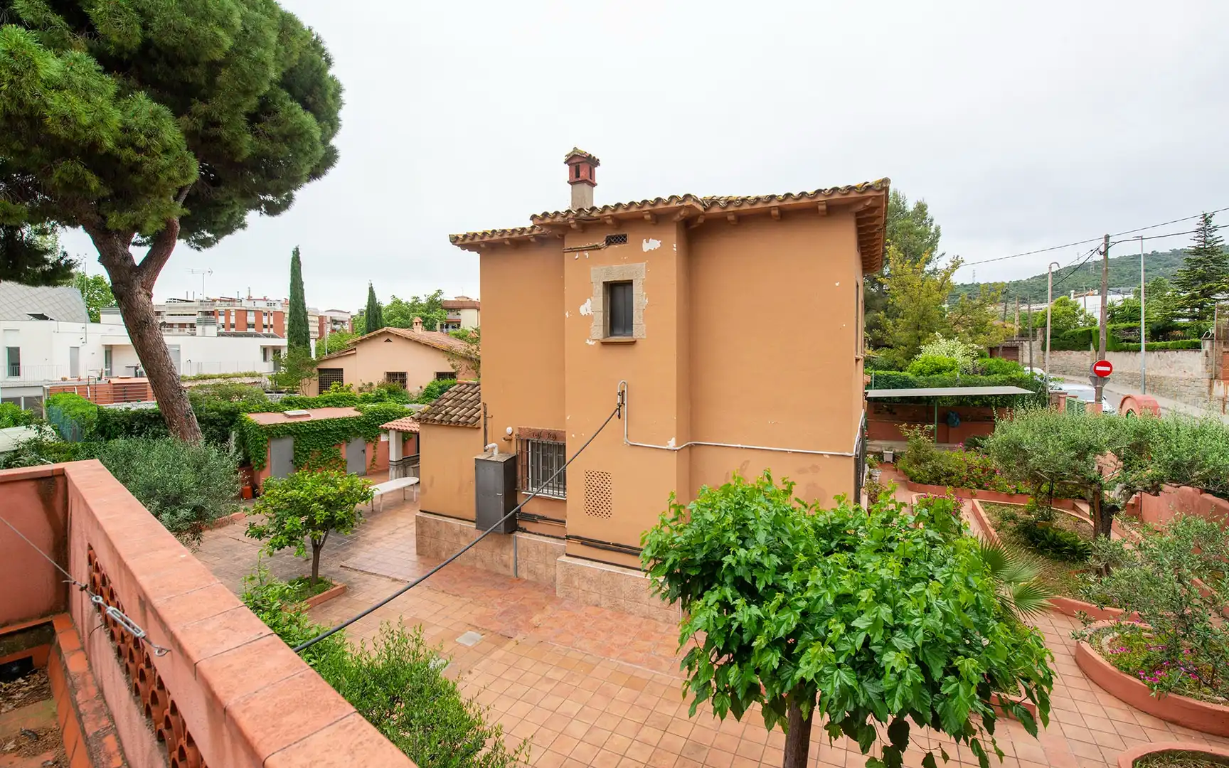 Außenansicht von Haus oder Chalet zum Verkauf in Sant Boi de Llobregat mit Privatgarten und Terrasse