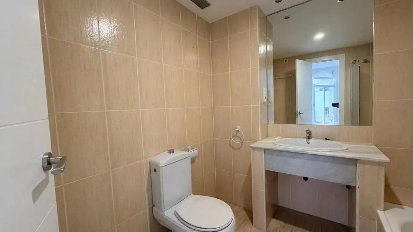 Apartamento con piscina en venta en Calahonda, imagen 12