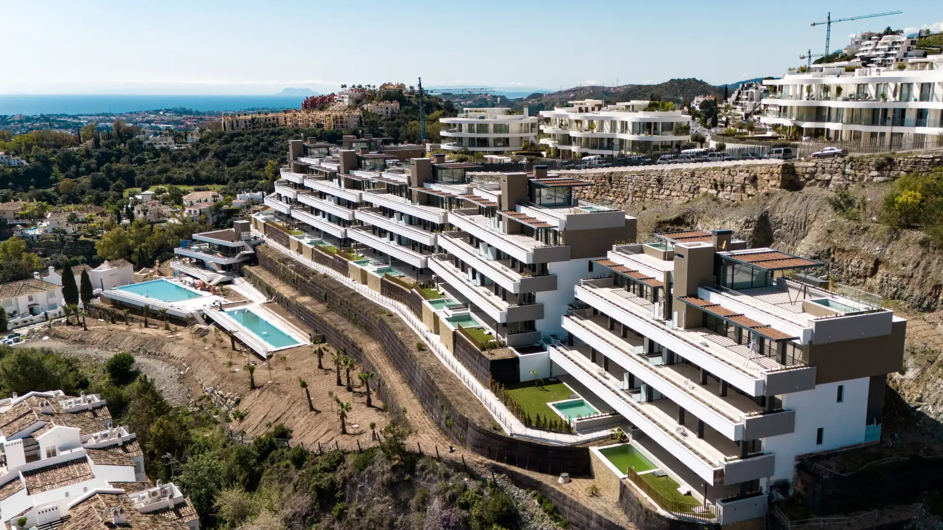 Vista exterior de Planta baixa en venda en Benahavís amb Aire condicionat, Calefacció i Jardí privat