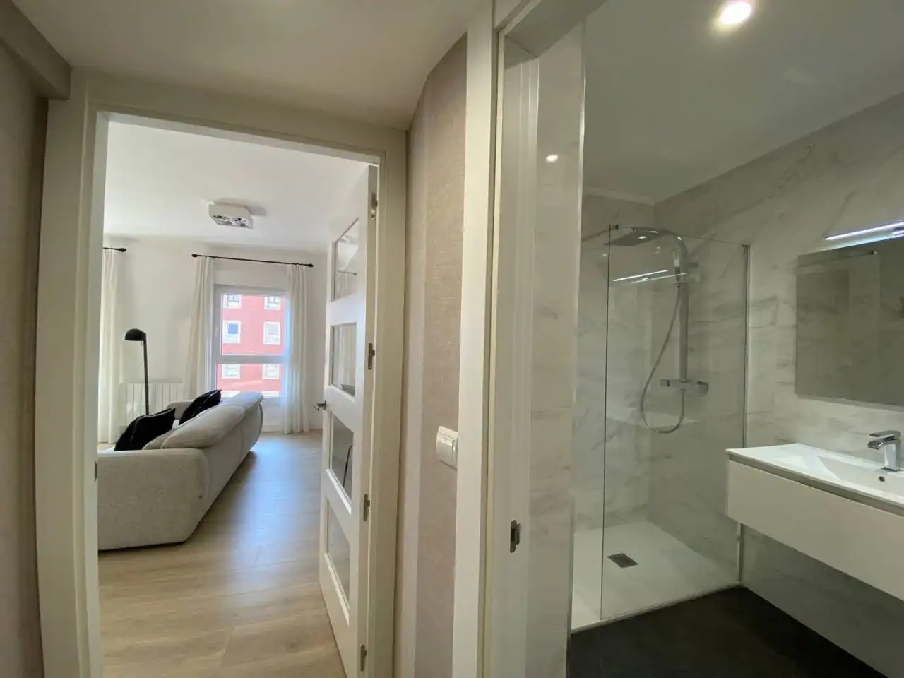 Badezimmer von Wohnung zur Miete in Santander mit Heizung und Möbliert