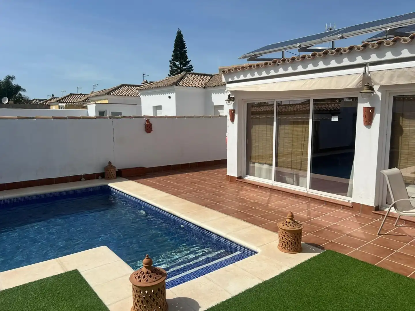 Swimming pool of Houses for sale in Chiclana de la Frontera  with Storage room, Swimming Pool and Oven