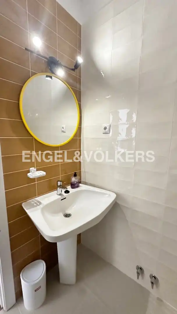 Badezimmer von Wohnung zur Miete in Madrid mit Heizung, Möbliert und Balkon
