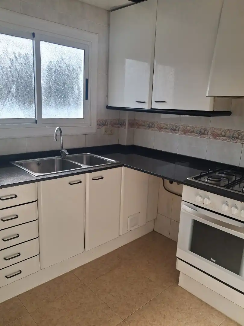 Cocina de Apartamento en venta en Sant Pere de Ribes con Terraza y Piscina comunitaria