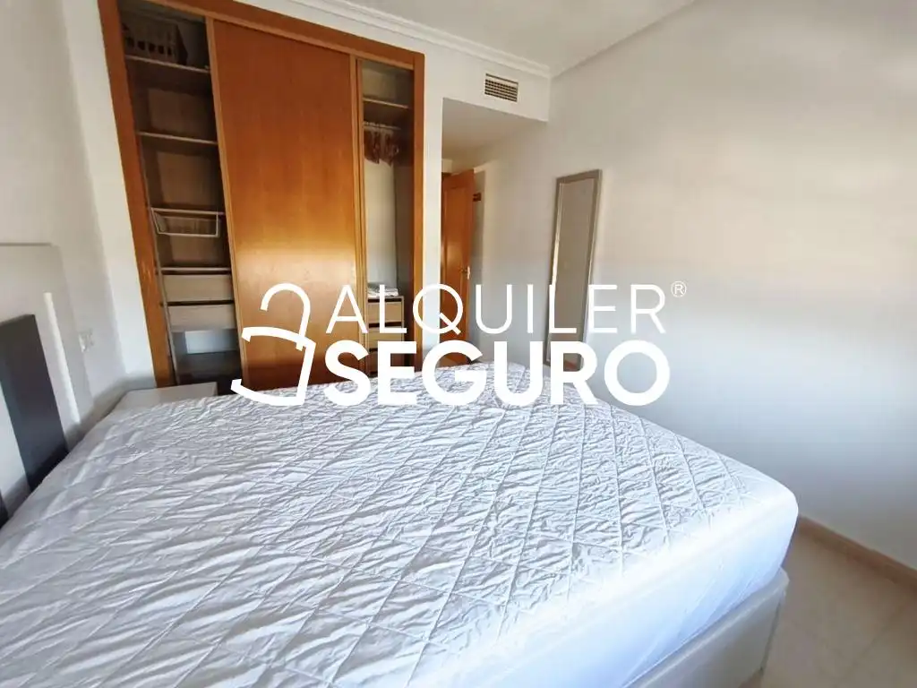 Habitación de Piso de alquiler en San Vicente del Raspeig / Sant Vicent del Raspeig con Aire acondicionado, Terraza y Piscina