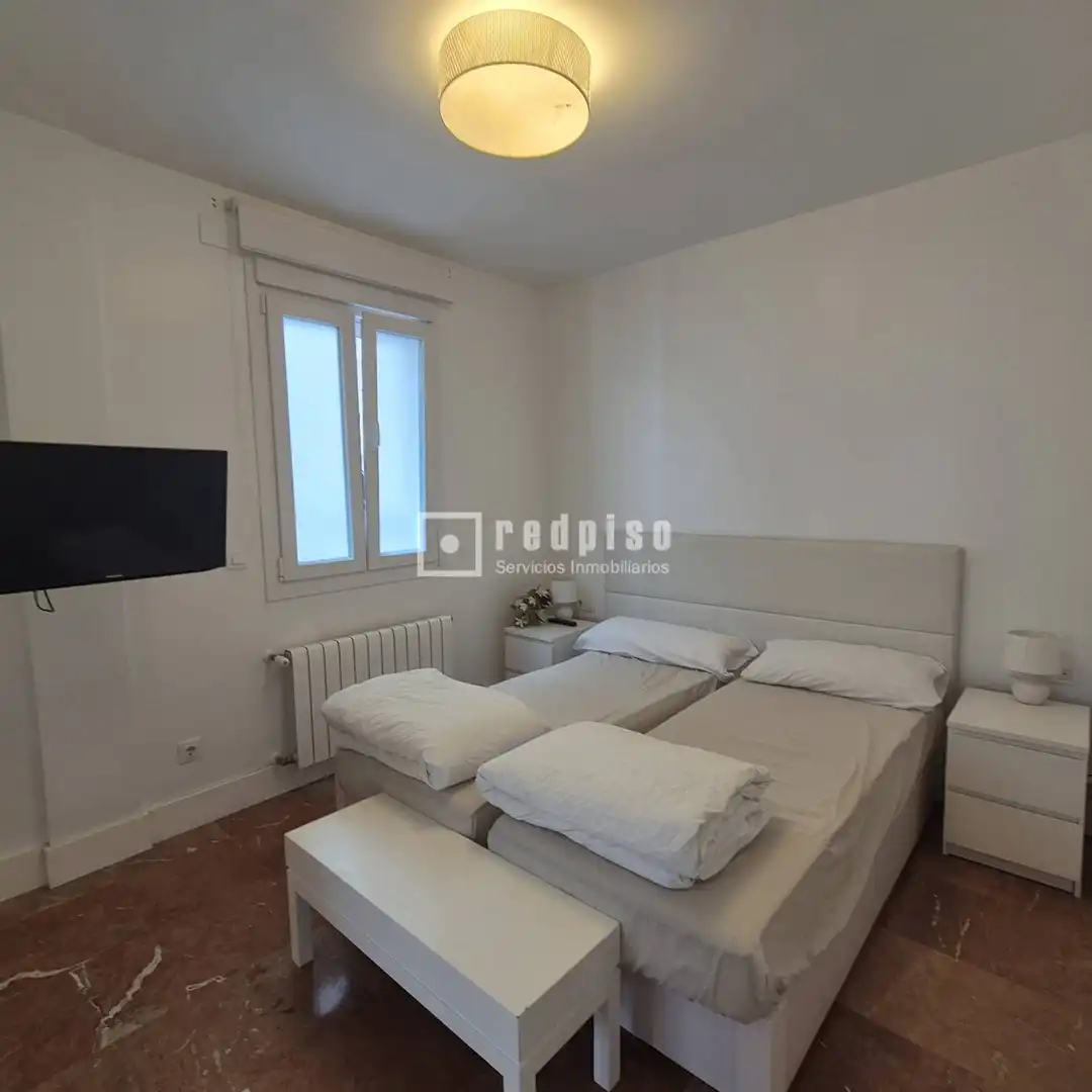 Bedroom of Flat for rent in Sevilla  with Air Conditioner, Terrace and Storage room