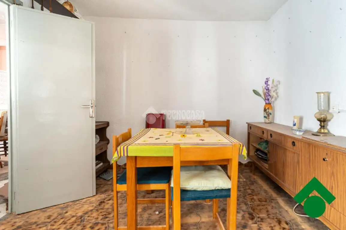 Casa aparellada en venda a Santa Adela - Parque Leyva Loro, imagen 9