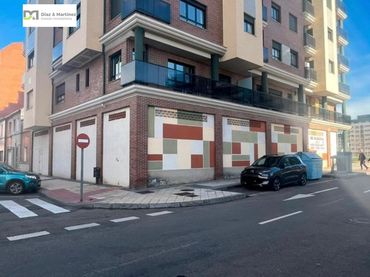 Local comercial en venda a La Lastra