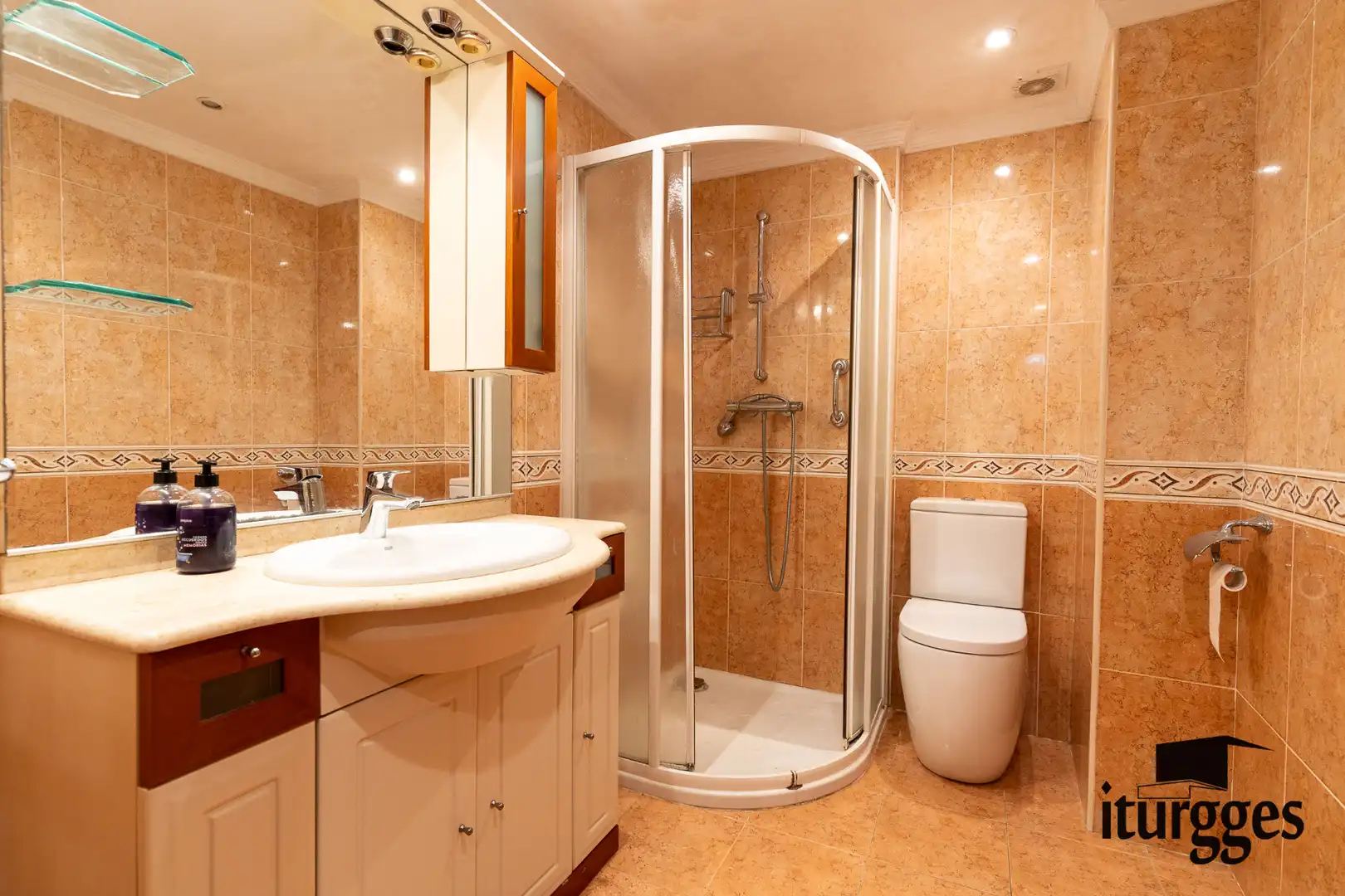 Badezimmer von Wohnung zum Verkauf in Gernika-Lumo mit Heizung, Terrasse und Abstellraum