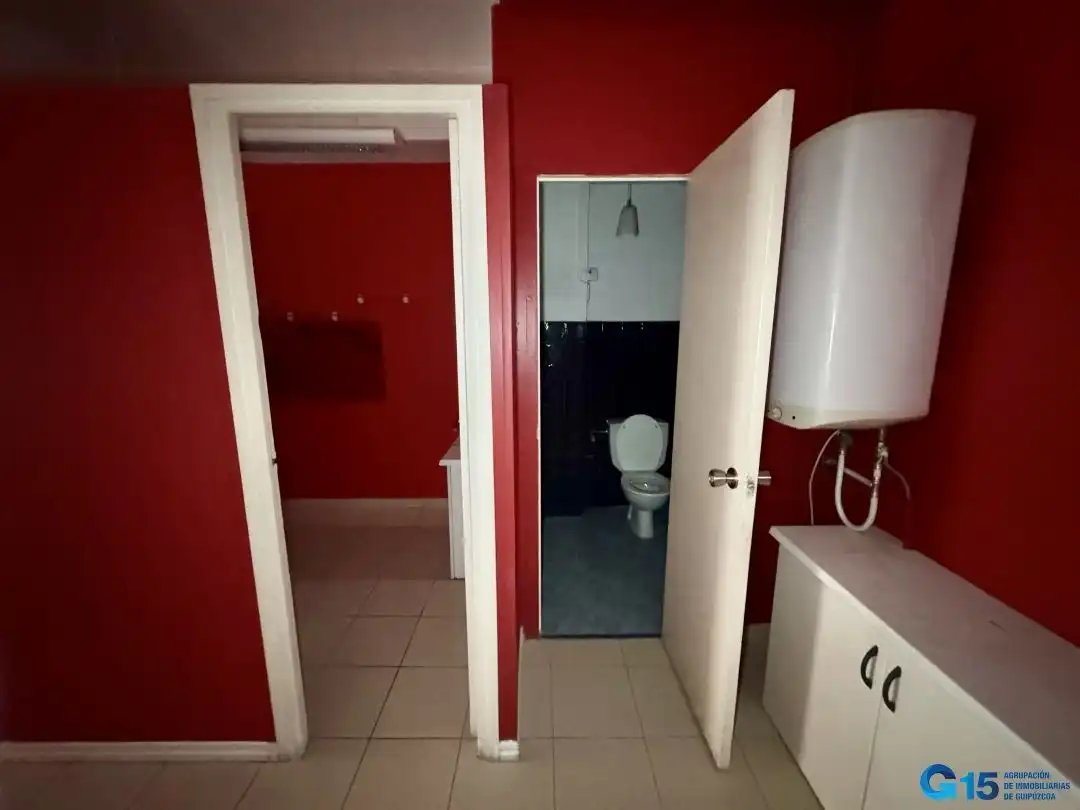 Bathroom of Commercial properties for sale in Irun 