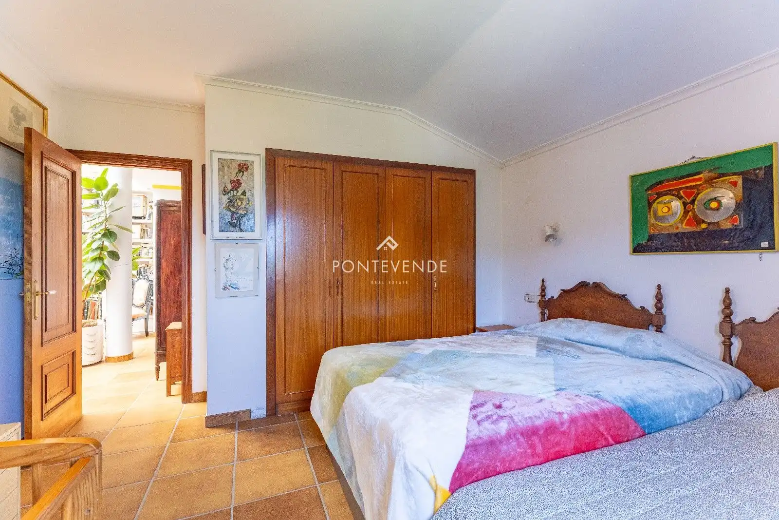 Dormitori de Casa o xalet en venda en Pontevedra Capital  amb Terrassa, Traster i Piscina