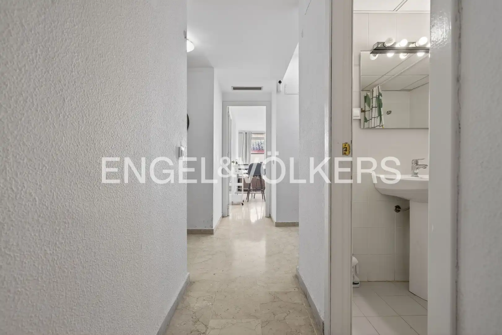 Duplexes for sale in Sevilla  with Air Conditioner and Heating