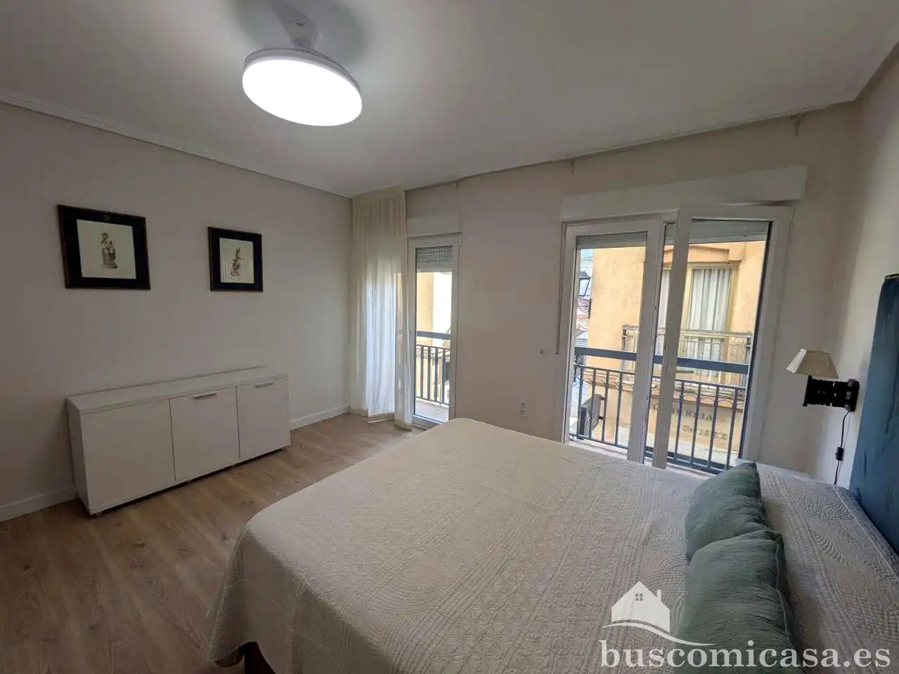 Flat for rent in Calle Canalejas, Centro ciudad