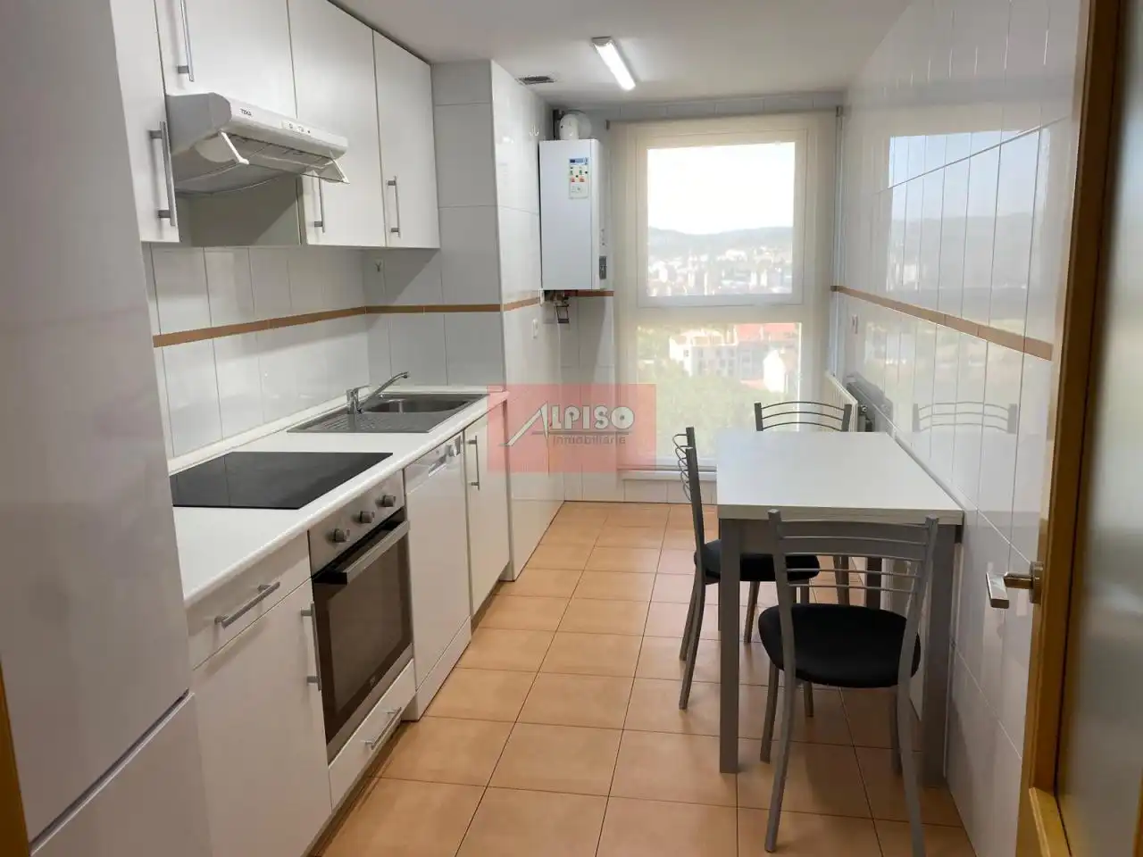 Cocina de Piso de alquiler en Ourense Capital  con Calefacción y Amueblado