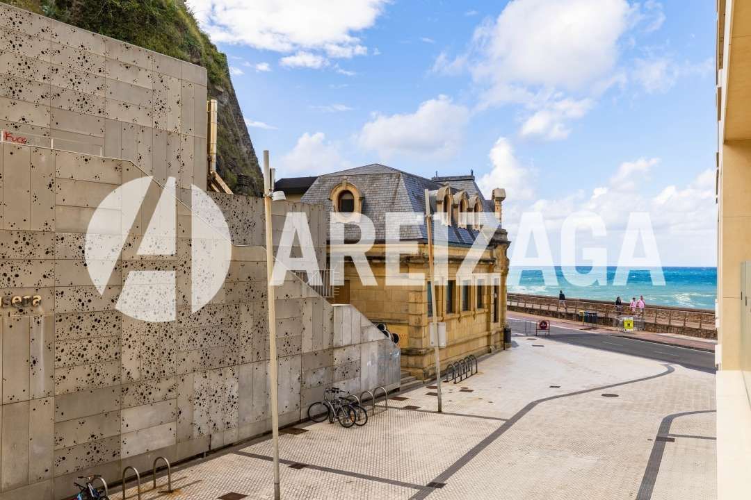 Exterior view of Flat for sale in Donostia - San Sebastián   with Heating