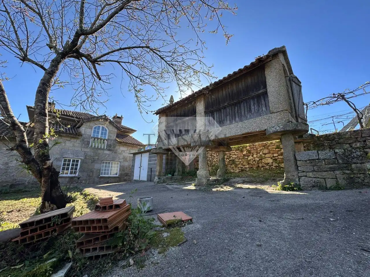 Exterior view of Houses for sale in Vilanova de Arousa  with Heating, Private garden and Terrace