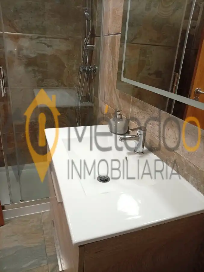 Bathroom of Flat for rent in Sevilla  with Air Conditioner, Heating and Parquet flooring