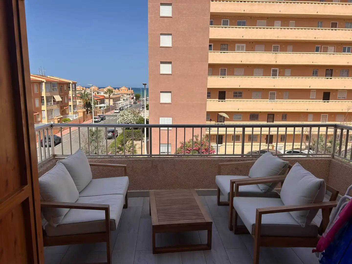 Terrassa de Apartament de lloguer en Torrevieja amb Aire condicionat, Calefacció i Moblat