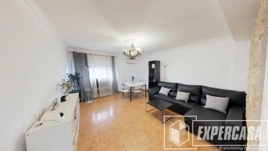 Living room of Flat for sale in Valencia  with Terrace and Storage room