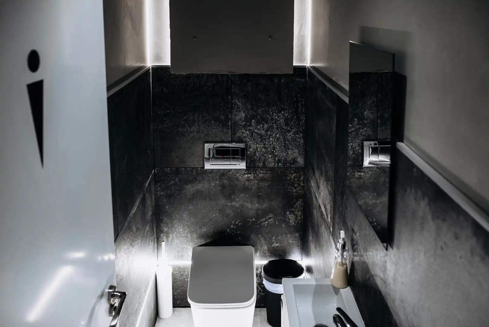 Baño de Local en venta en San Bartolomé de Tirajana con Aire acondicionado