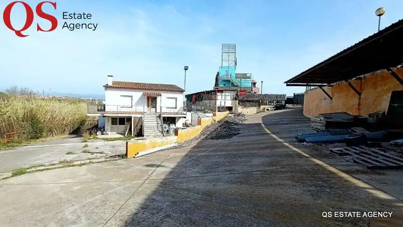 Vista exterior de Edificio en venta en Tordera