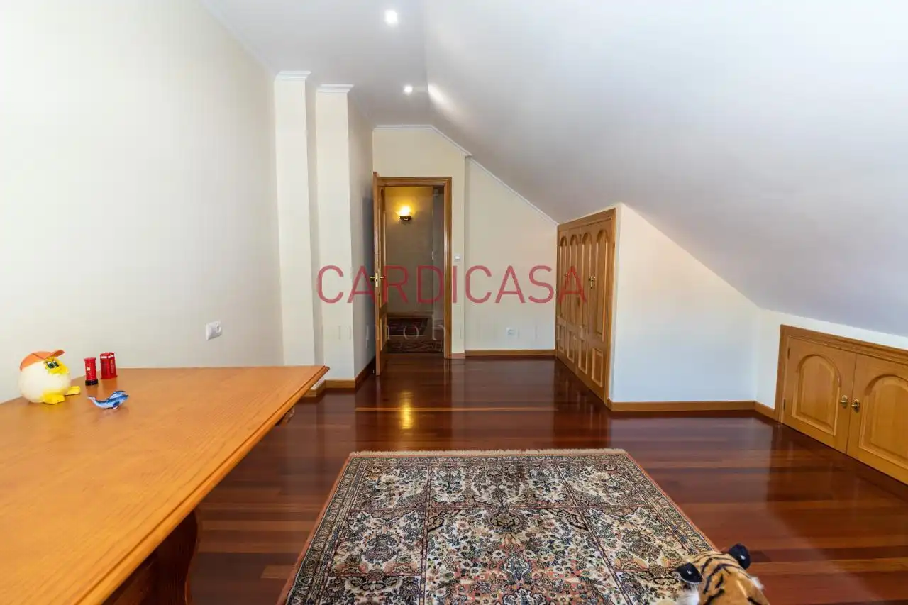 Casa o chalet en venta en Vigo  con Calefacción, Jardín privado y Parquet