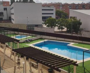 Piscina de Pis de lloguer en Montequinto amb Aire condicionat