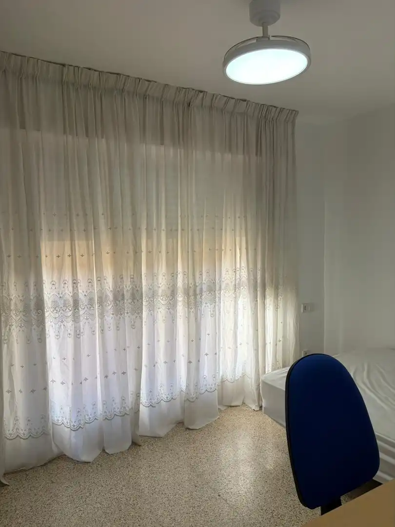 Schlafzimmer von Wohnung zur Miete in Centro