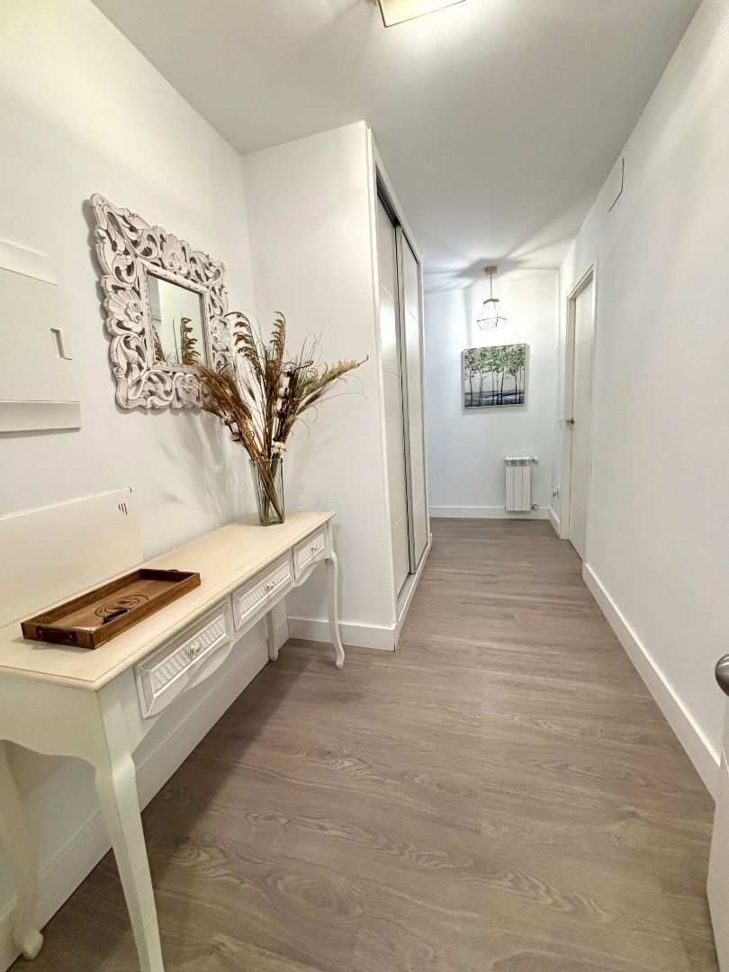 Wohnung zur Miete in Plasencia mit Klimaanlage, Heizung und Parkett