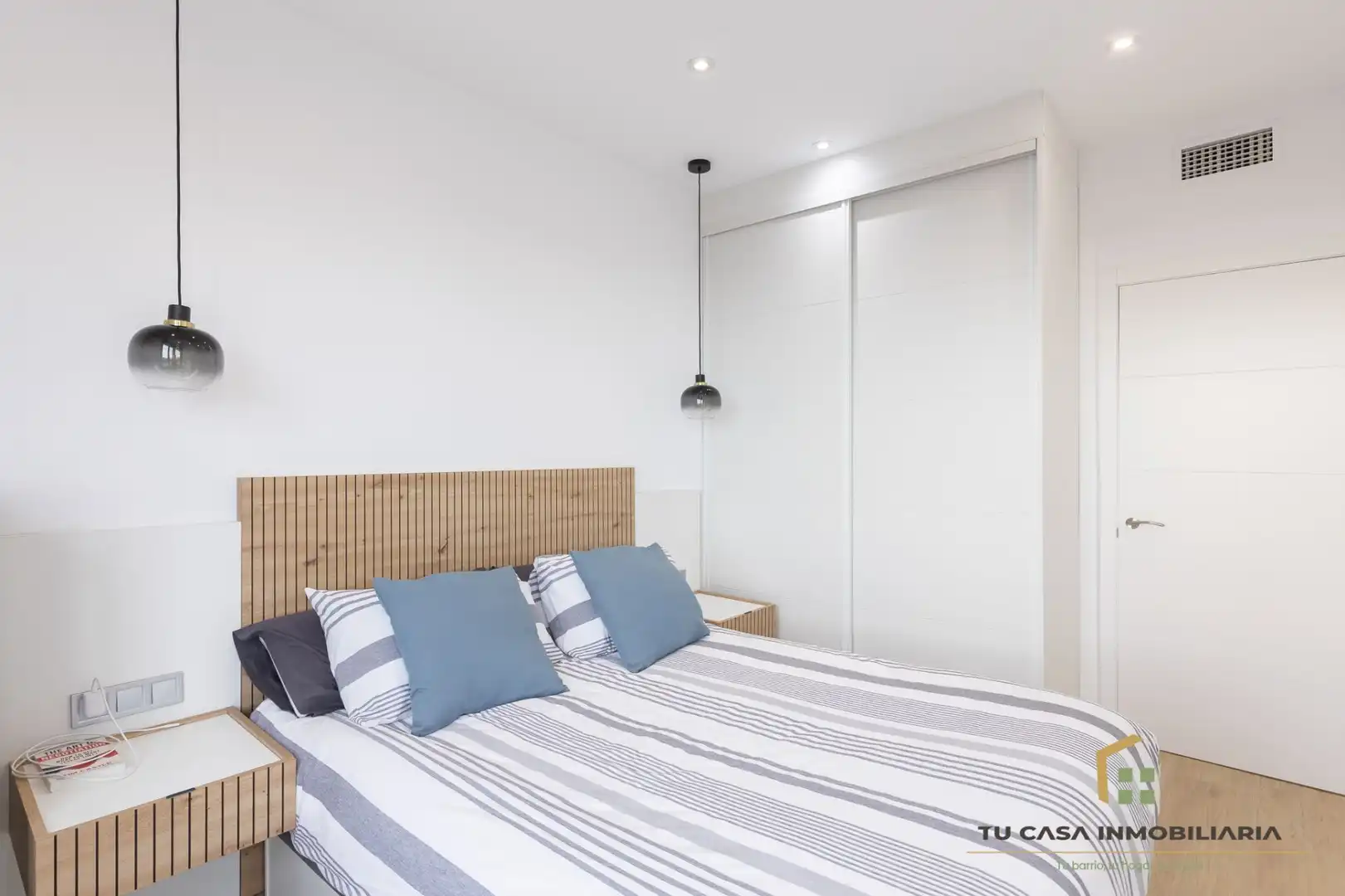 Schlafzimmer von Wohnung zum Verkauf in Badalona mit Klimaanlage und Heizung