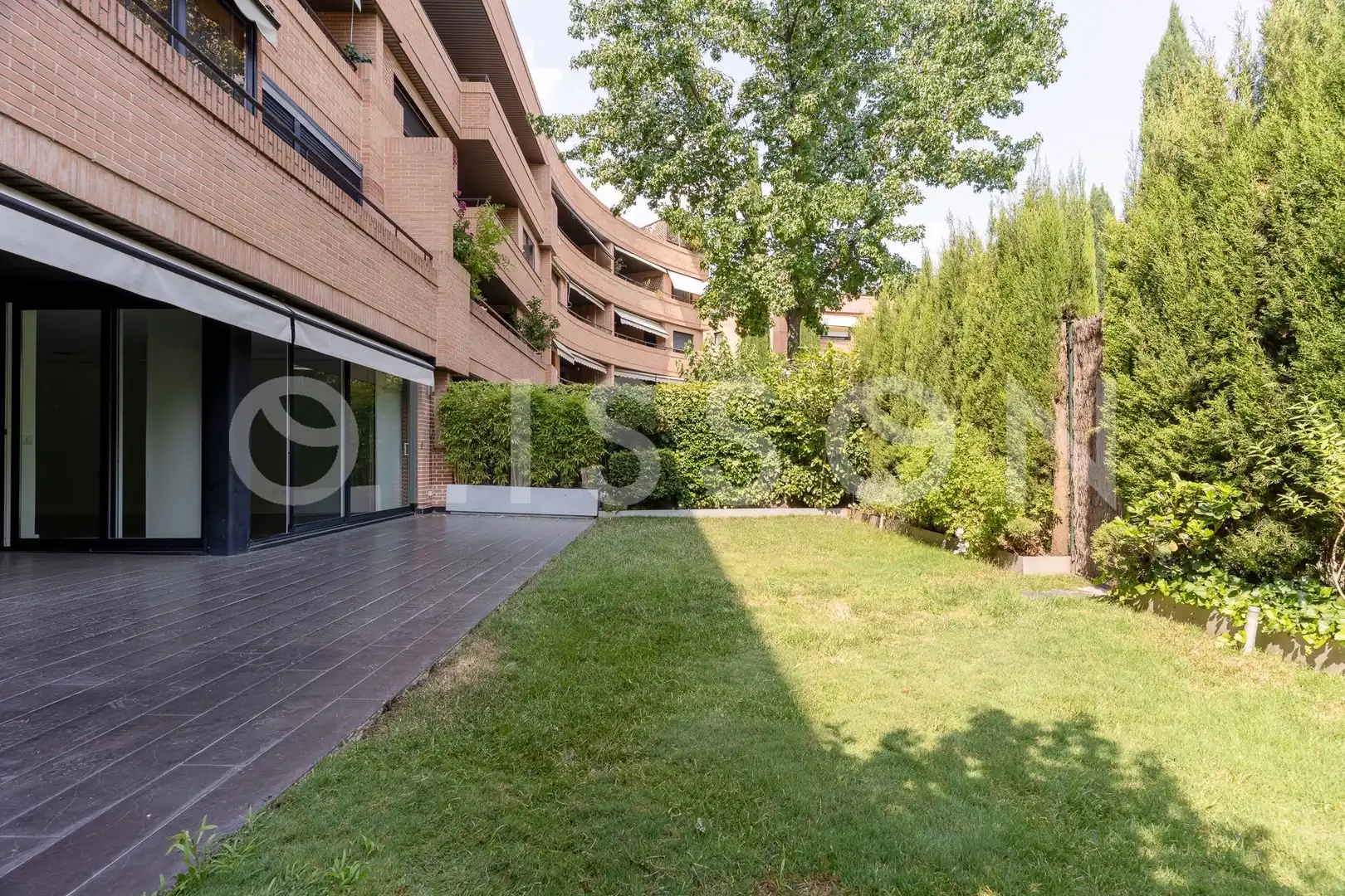 Jardín de Dúplex en venta en La Moraleja con Aire acondicionado, Calefacción y Jardín privado