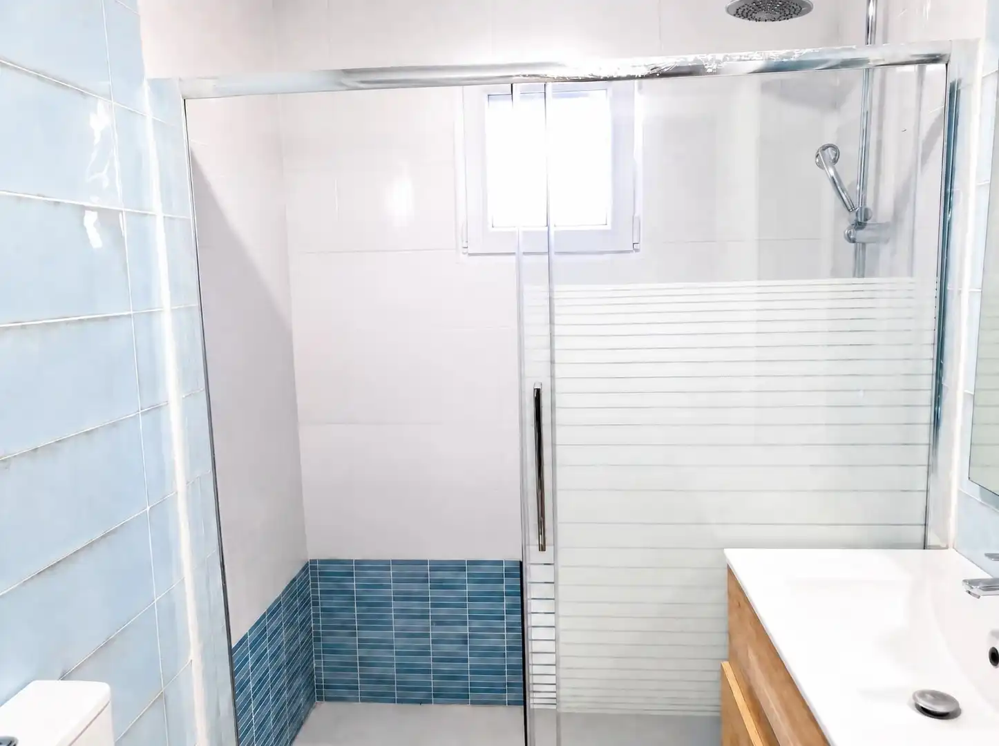 Bathroom of Houses for sale in Torrijo de la Cañada  with Private garden, Terrace and Storage room