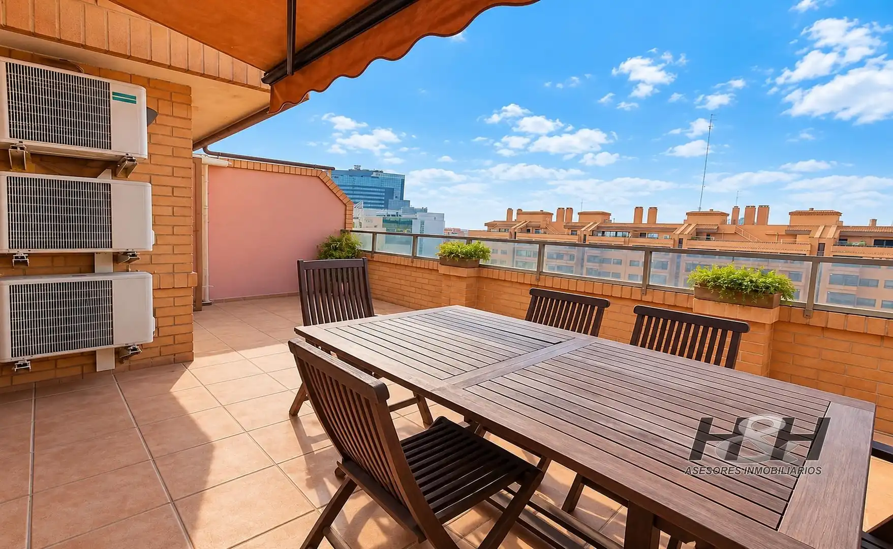 Penthouse with pool for sale in Camins al Grau, imagen 3