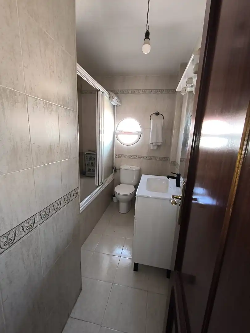 Baño de Casa adosada en venta en Maracena con Calefacción y Trastero