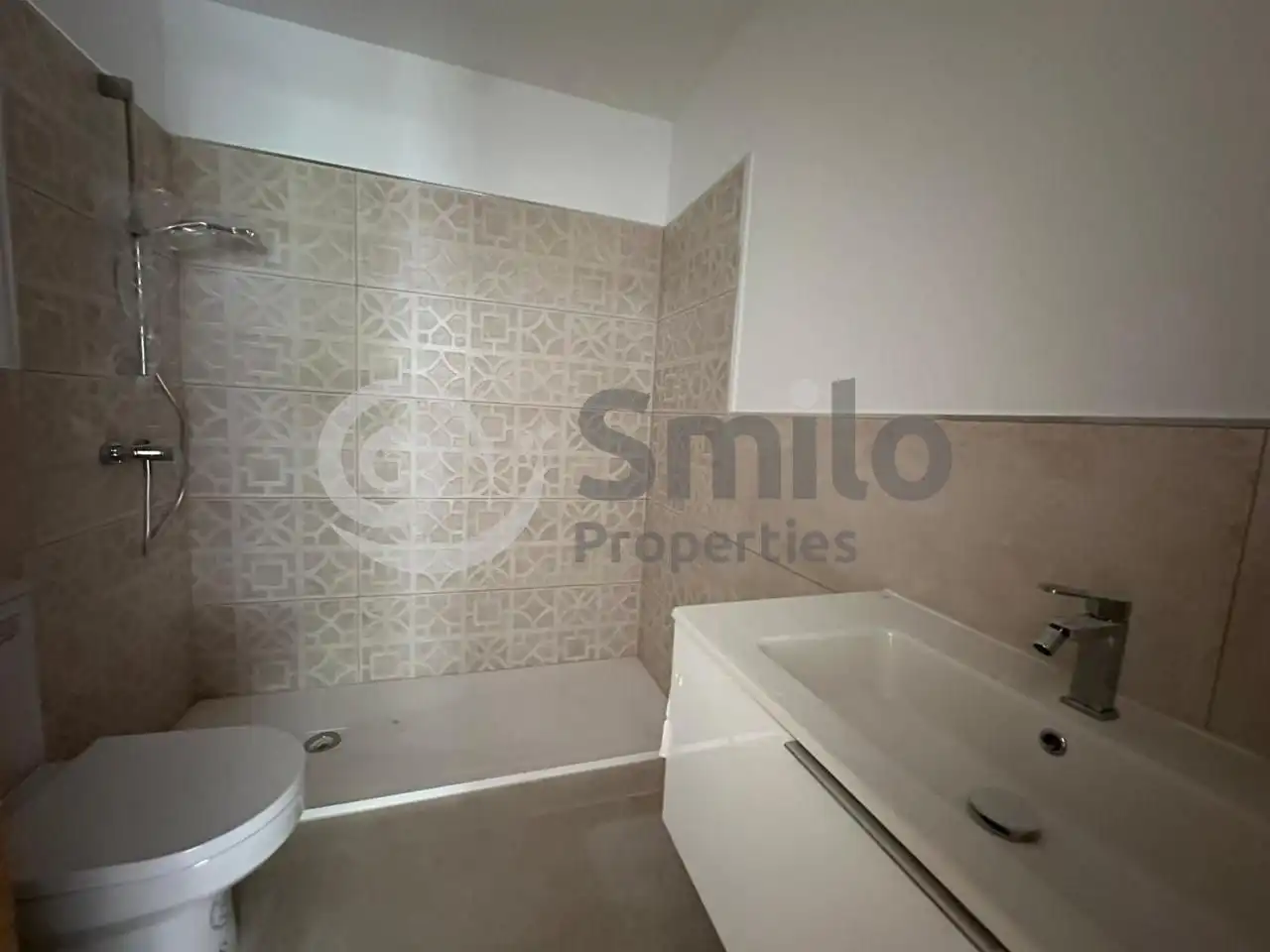 Baño de Piso de alquiler en Guía de Isora con Terraza, Amueblado y Piscina comunitaria