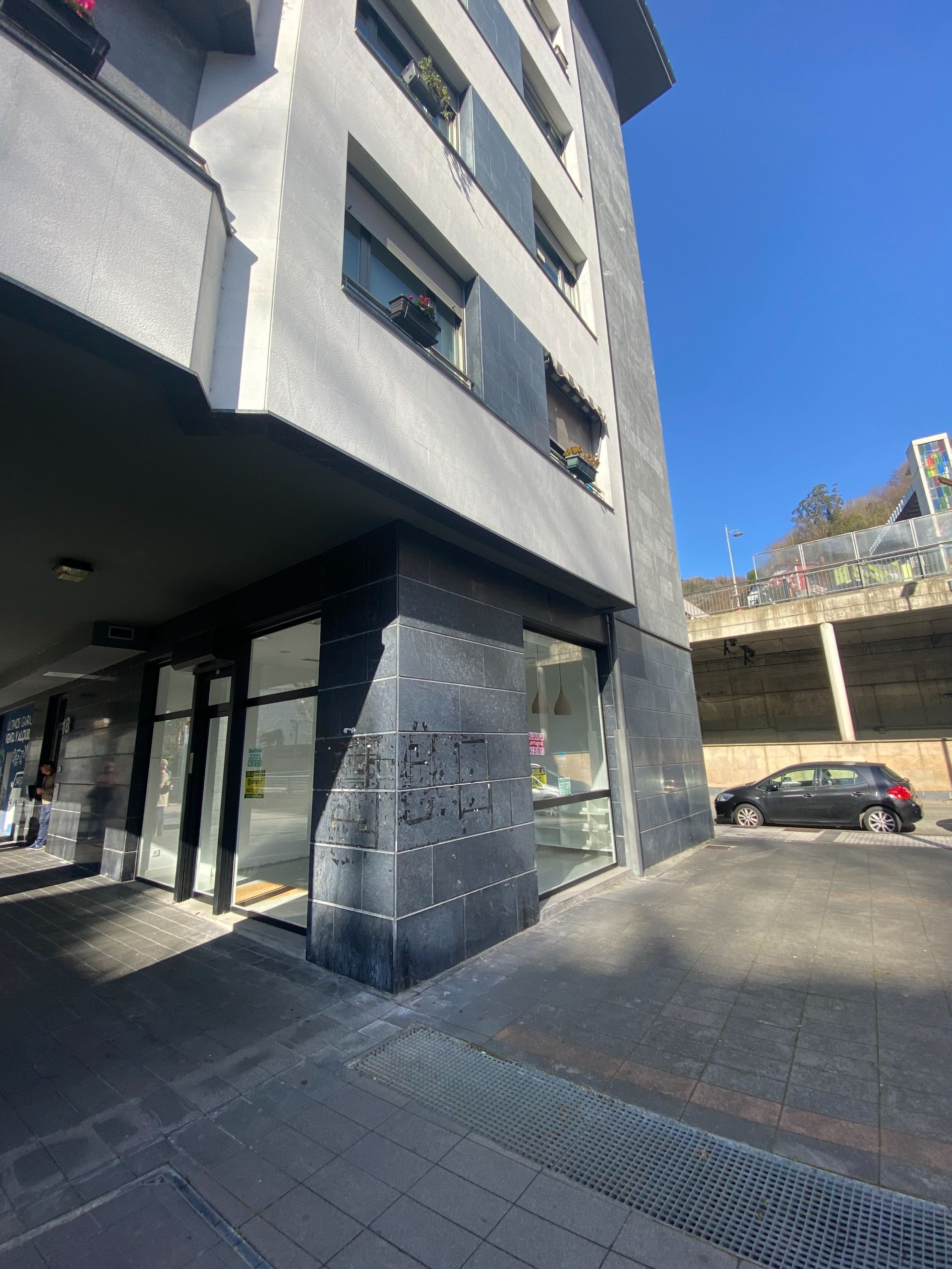 Vista exterior de Local en venta en Eibar