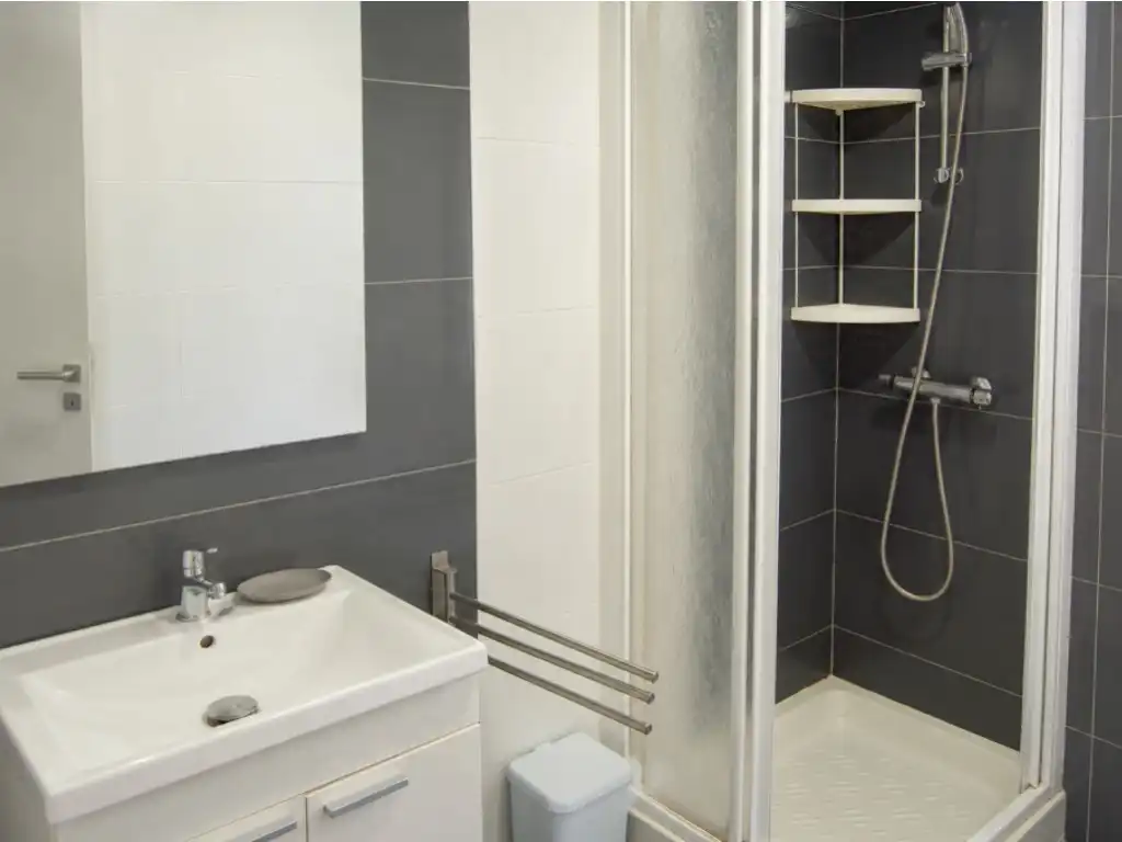 Bathroom of Flat for rent in Córdoba
