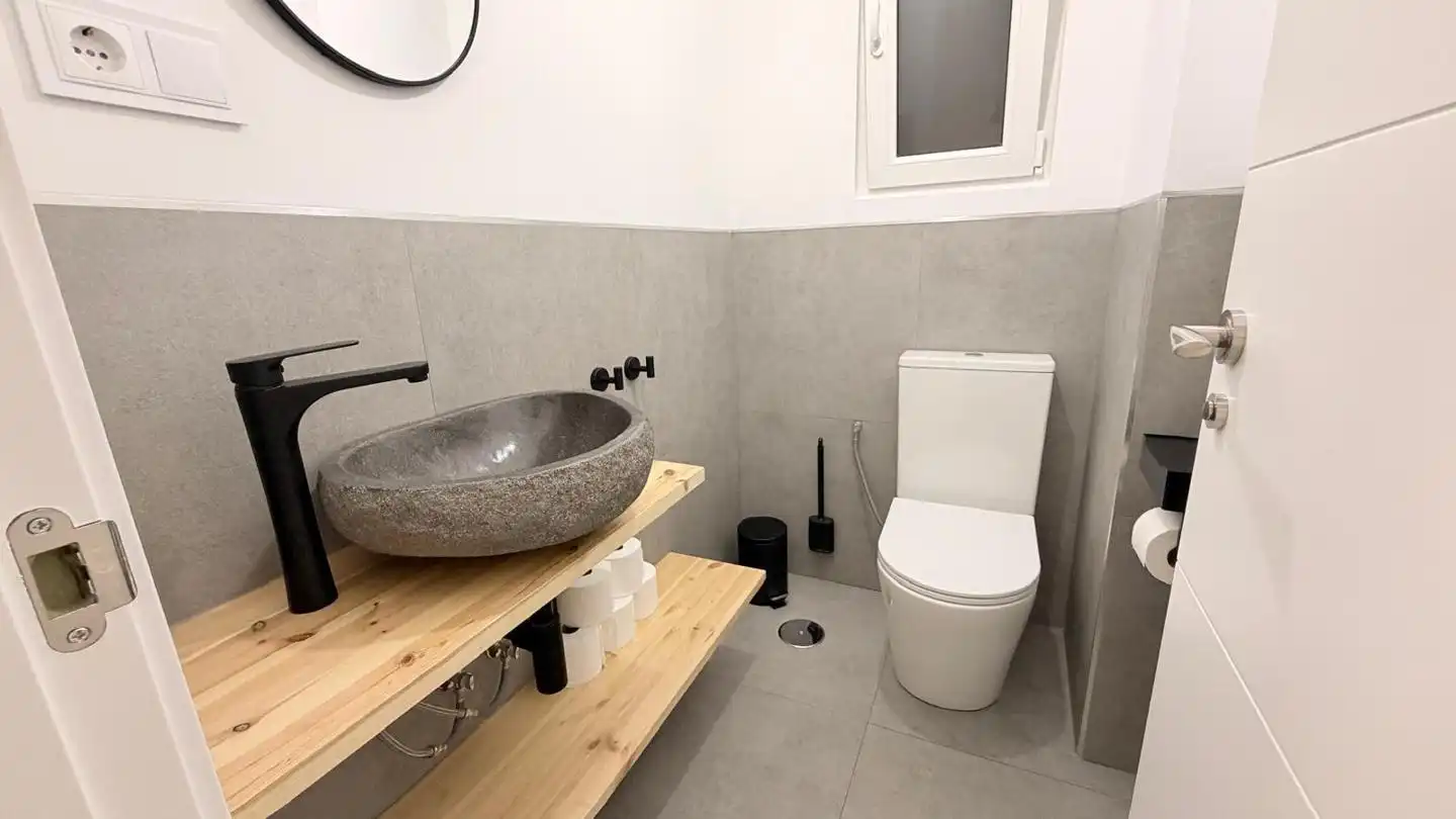 Bathroom of Flat for sale in Cuenca  with Heating, Terrace and Furnished