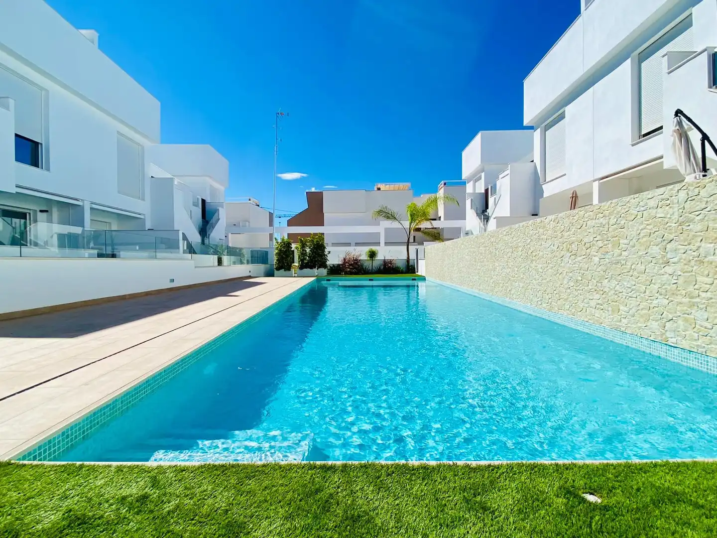 Piscina de Casa o xalet en venda en Pilar de la Horadada amb Aire condicionat, Jardí privat i Terrassa