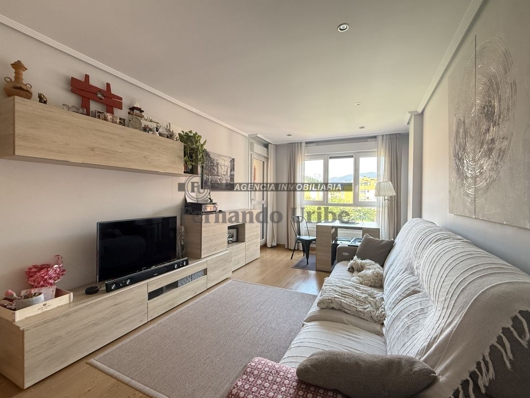 Living room of Flat for sale in Abadiño   with Heating, Terrace and Storage room