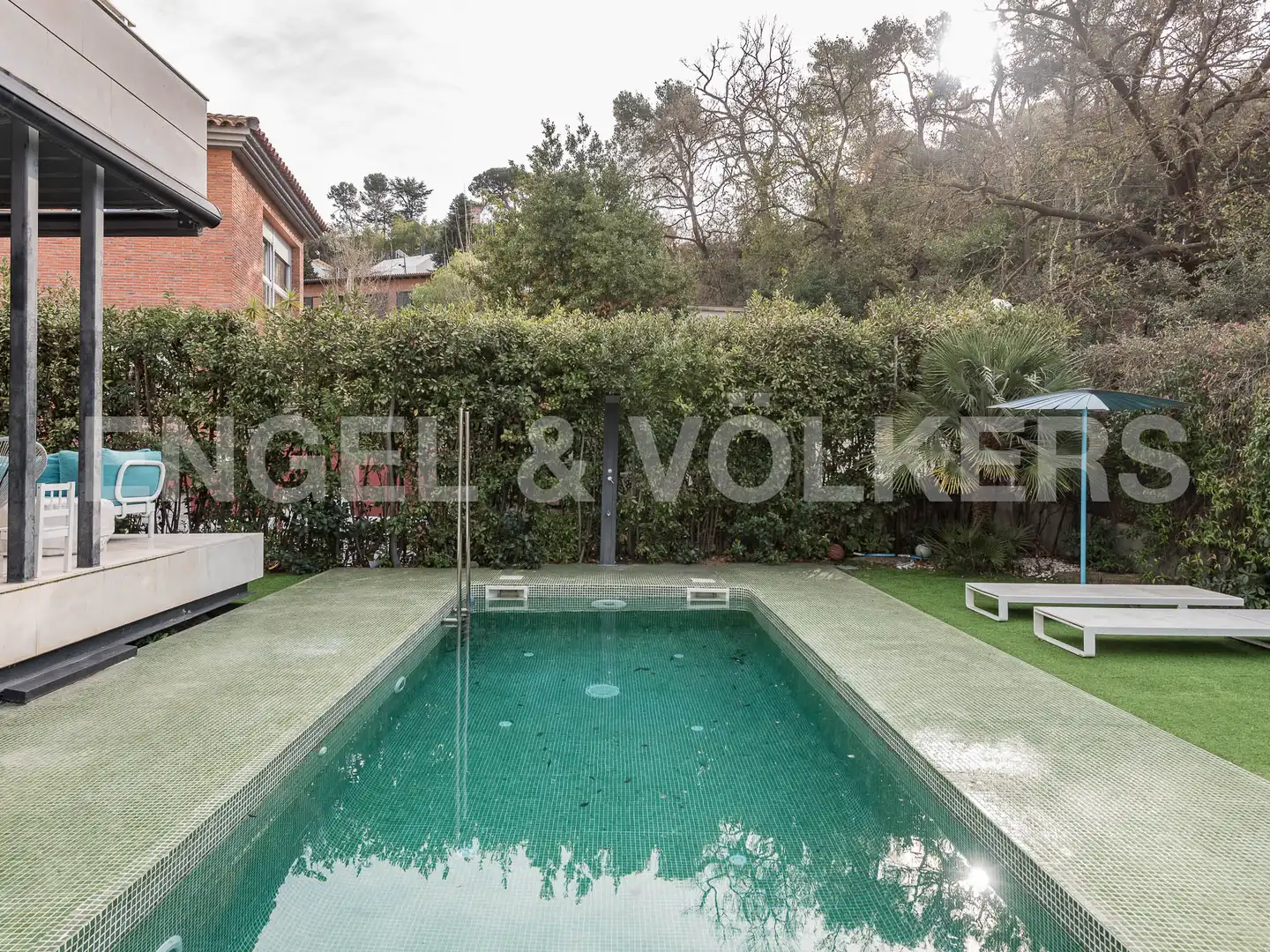 Piscina de Casa o chalet en venta en Barcelona con Aire acondicionado, Calefacción y Jardín privado