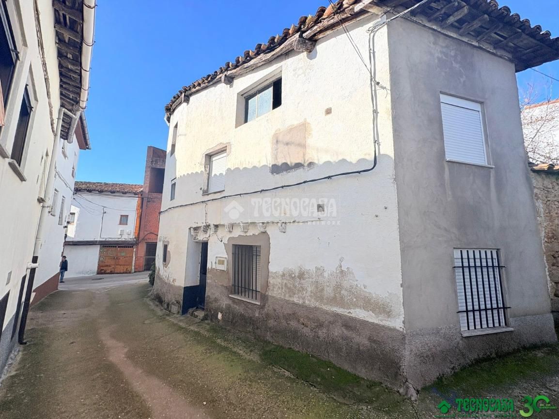 Exterior view of Single-family semi-detached for sale in Poyales del Hoyo