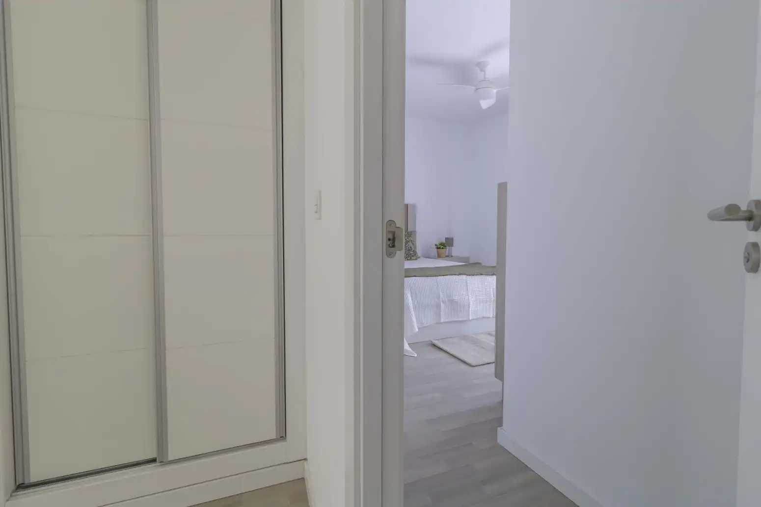 Habitación de Piso en venta en Sevilla con Aire acondicionado, Calefacción y Jardín privado