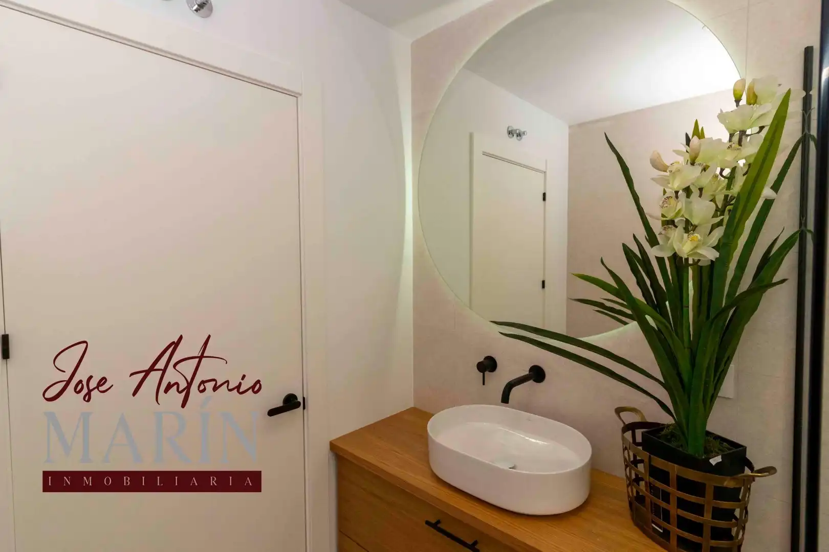 Bany de Apartament en venda en Badajoz amb Aire condicionat